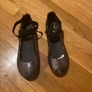 Kenneth Cole Reaction girls ballet flats